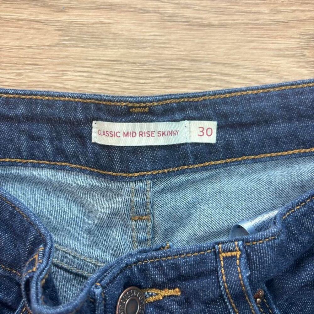 Levis Classic Mid Rise - Picture 4 of 5